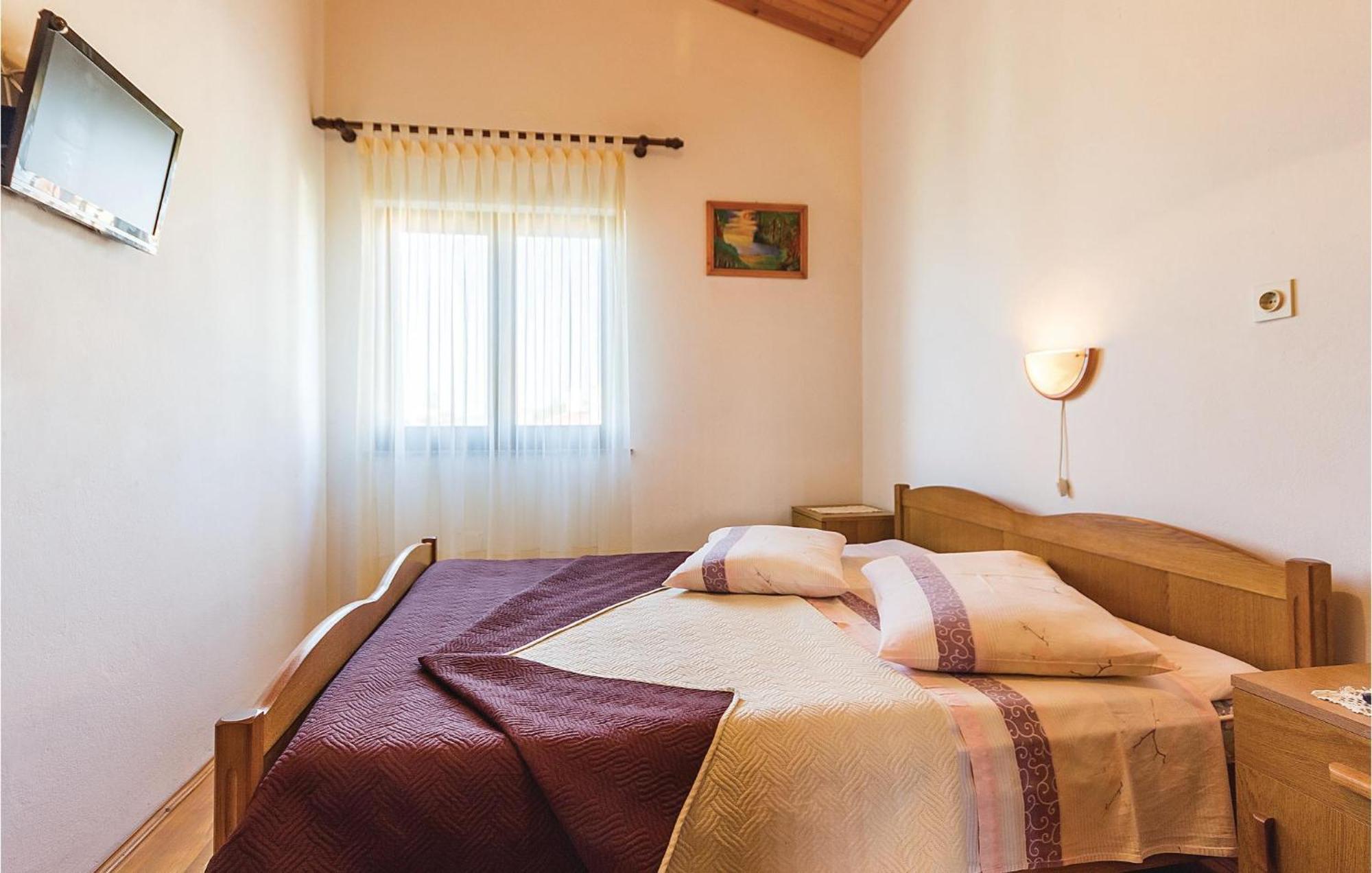 Apartma Beautiful Apartment In Pula With Kitchen Pula